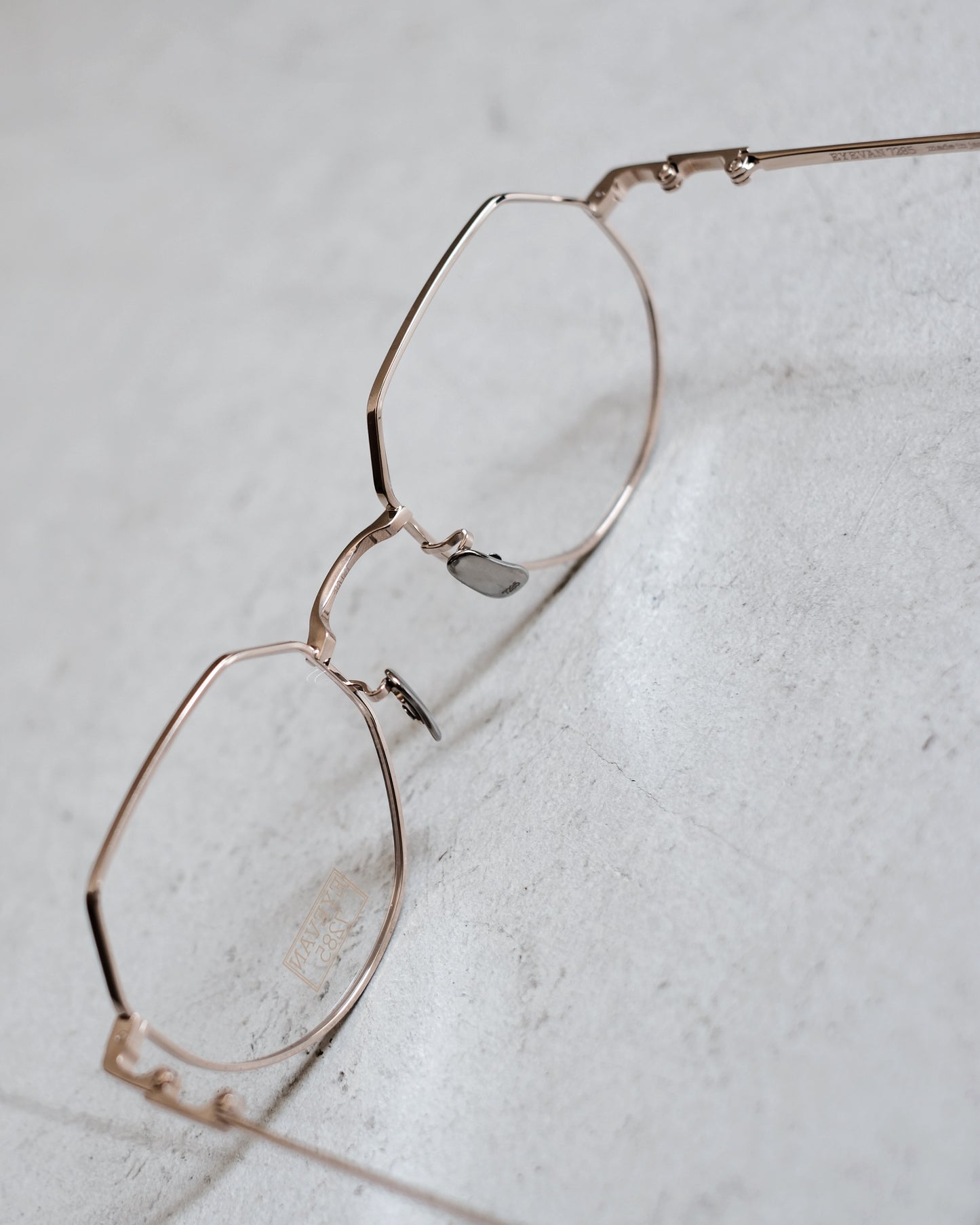 EYEVAN7285 1010