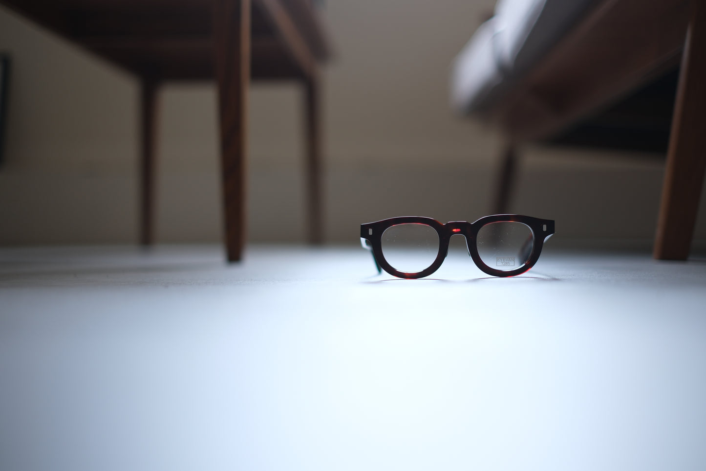 EYEVAN7285 369 44