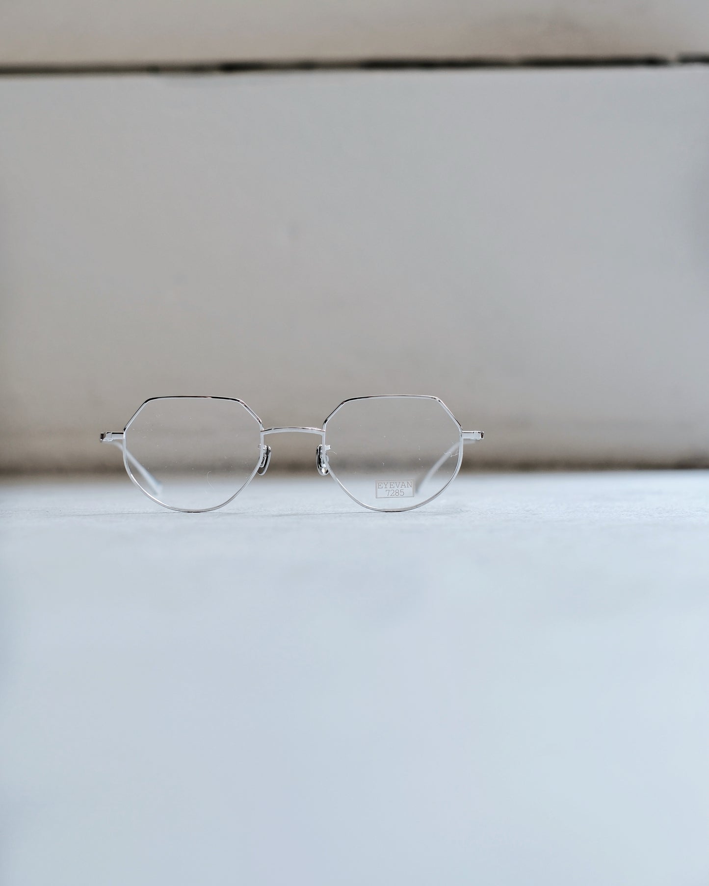 EYEVAN7285 1010