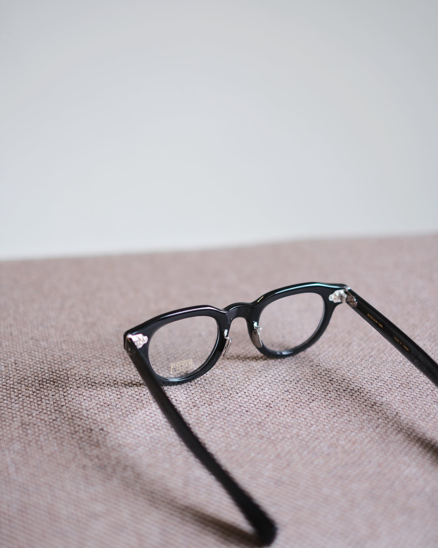 EYEVAN7285 340 46