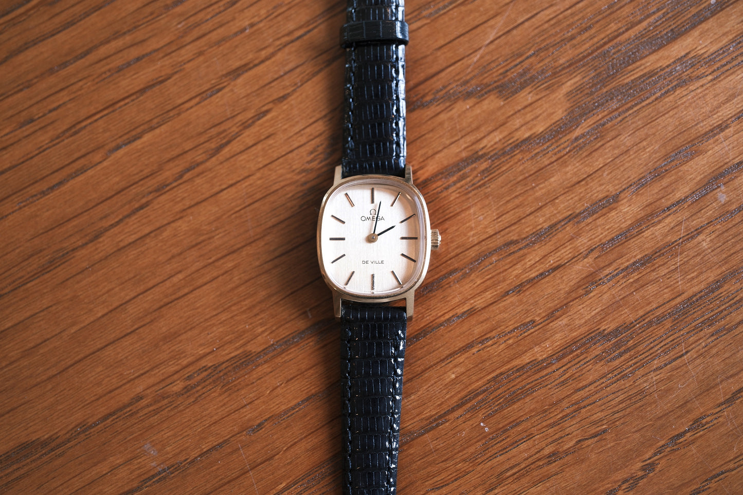 OMEGA Antique Watch Square Bar Index