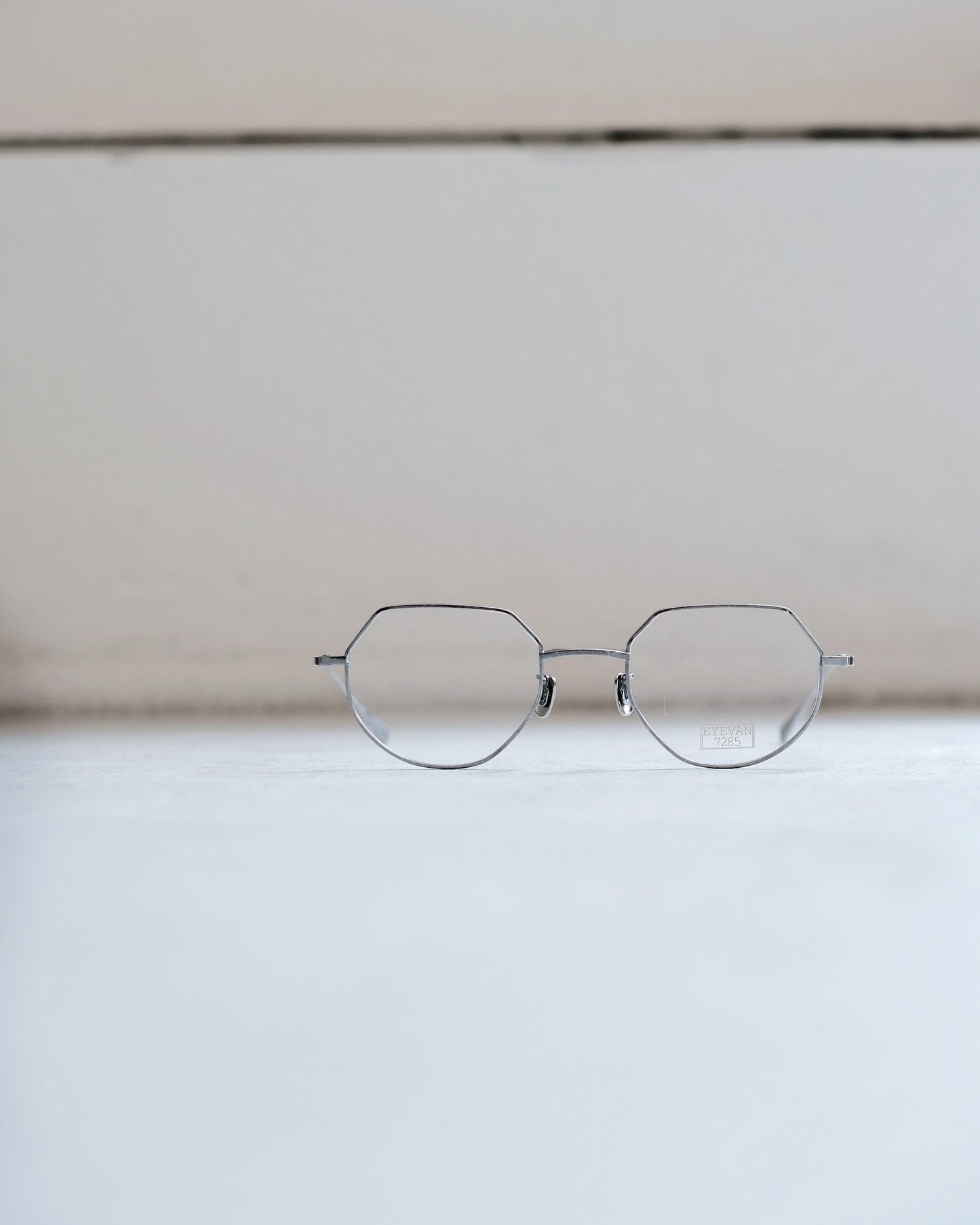 EYEVAN7285 1010