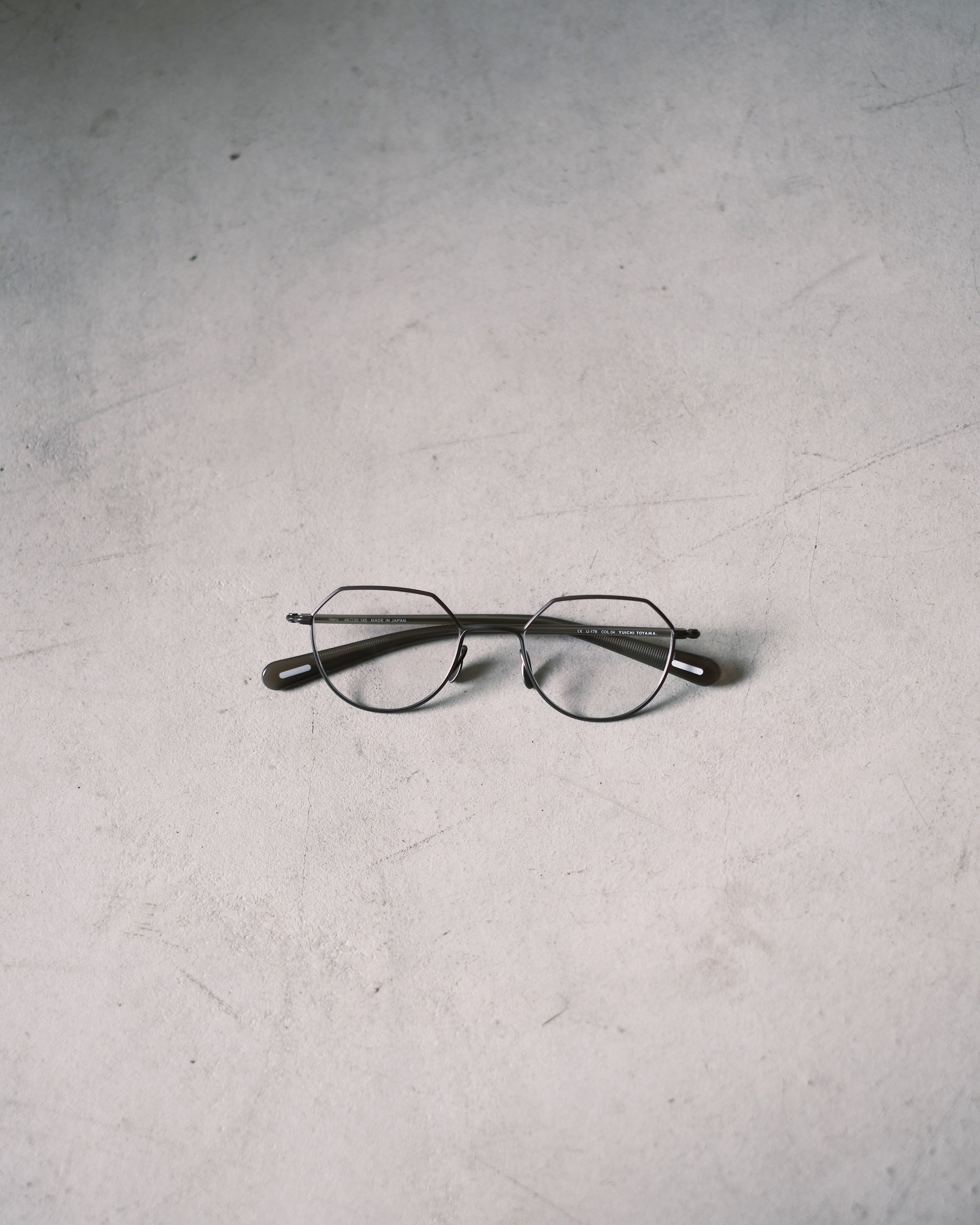 a yuichi YUICHI TOYAMA. / U-178 Harry(01 White Gold/Taup