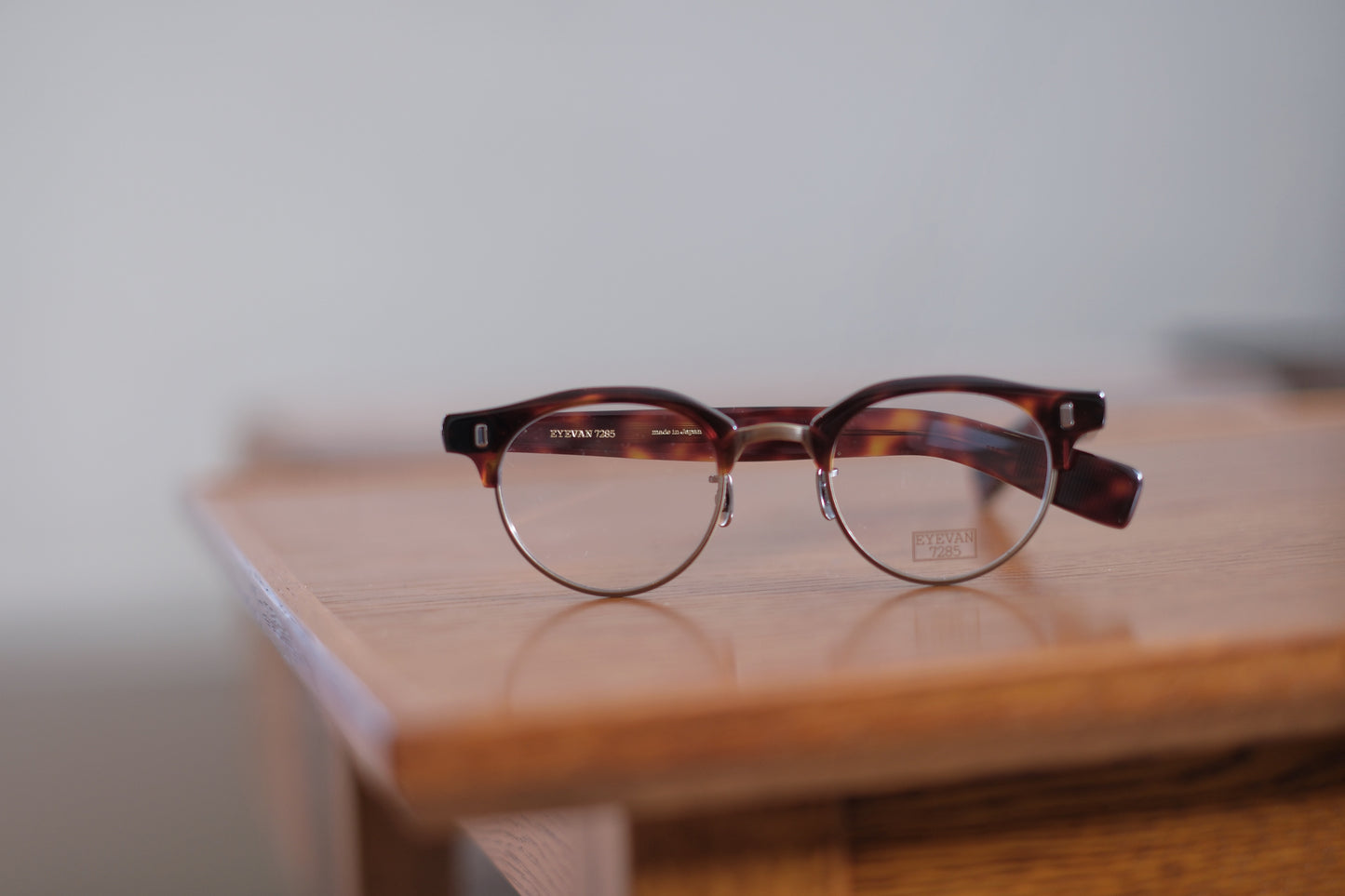 EYEVAN7285 646 47