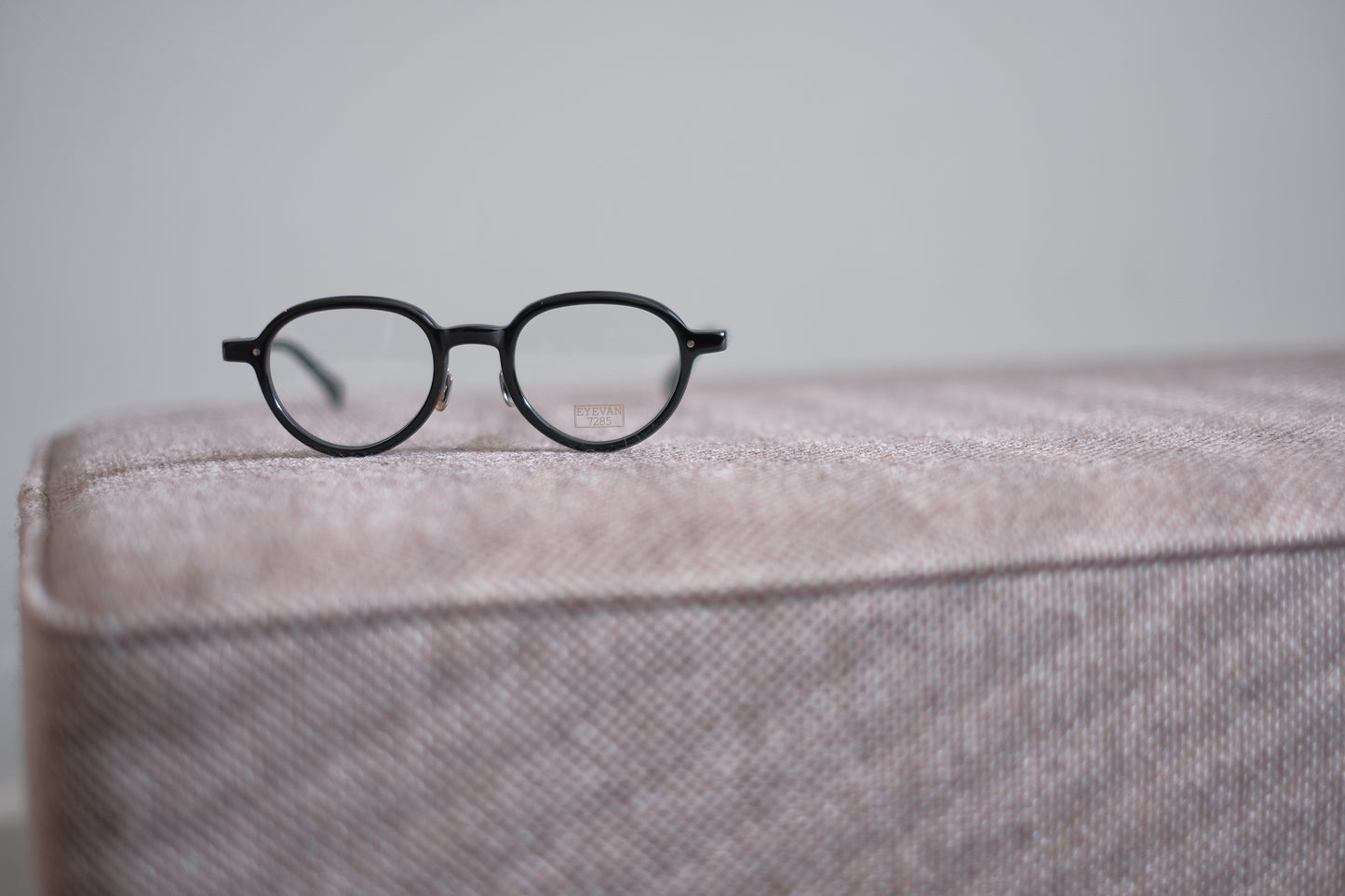 EYEVAN7285 366
